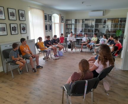 Szünidei foglalkozások képekben